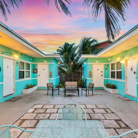 Downtown Hollywood Holiday Retreat Dania Beachアパートメント エクステリア 写真