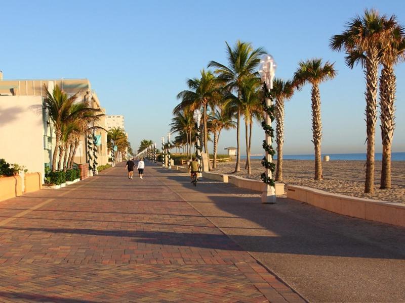 Downtown Hollywood Holiday Retreat Dania Beachアパートメント エクステリア 写真